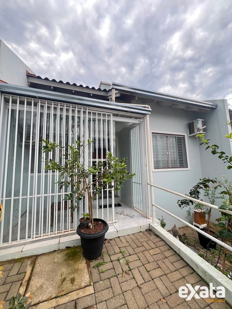 CASA GEMINADA Á VENDA NO BAIRRO DESBRAVADOR EM CHAPECÓ SC